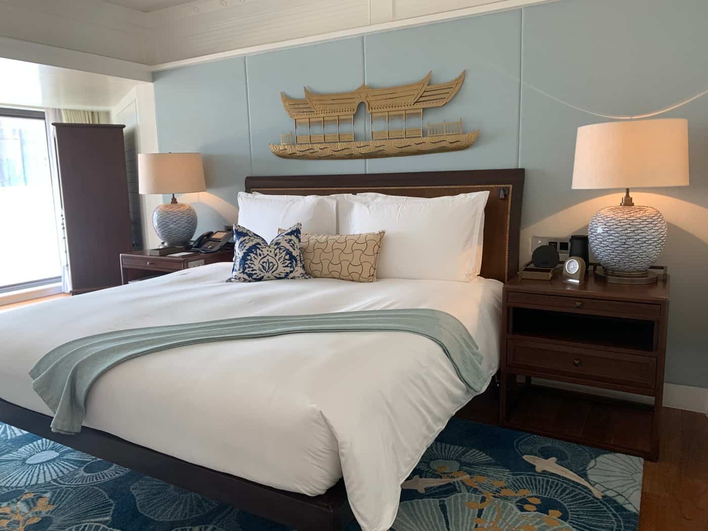 mo bedroom